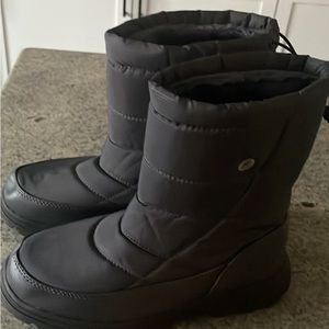 Boys Winter boots and gloves